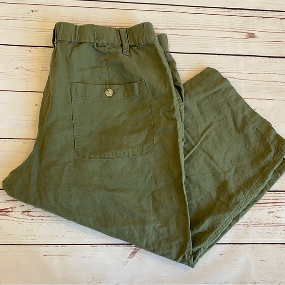 Olive Green Linen Liz Claiborne Casual Capris - Picture 2 of 3